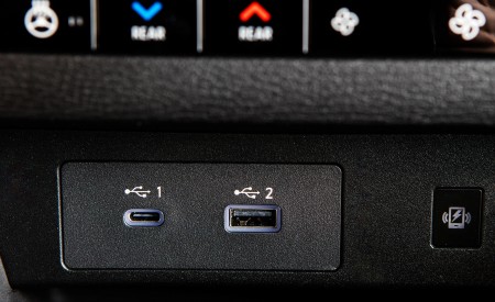 2022 Mitsubishi Outlander Central Console Wallpapers 450x275 (53)