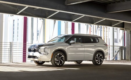 2022 Mitsubishi Outlander Front Three-Quarter Wallpapers  450x275 (25)