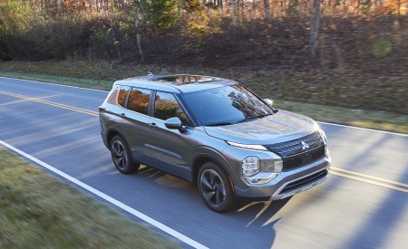 2022 Mitsubishi Outlander Front Three-Quarter Wallpapers 450x275 (7)