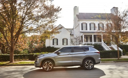 2022 Mitsubishi Outlander Side Wallpapers 450x275 (15)