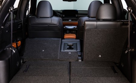 2022 Mitsubishi Outlander Trunk Wallpapers  450x275 (76)