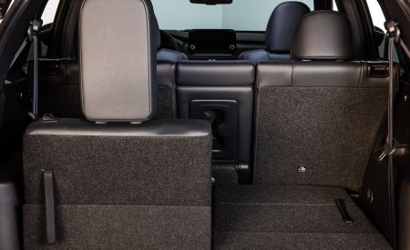 2022 Mitsubishi Outlander Trunk Wallpapers  450x275 (73)
