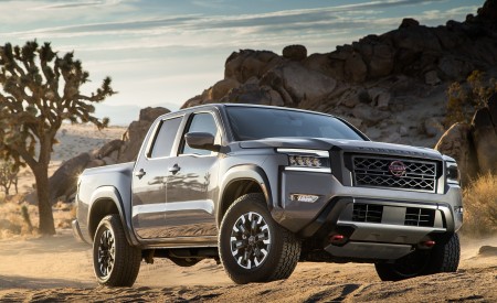 2022 Nissan Frontier Front Three-Quarter Wallpapers 450x275 (4)