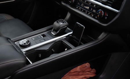 2022 Nissan Pathfinder Central Console Wallpapers 450x275 (24)