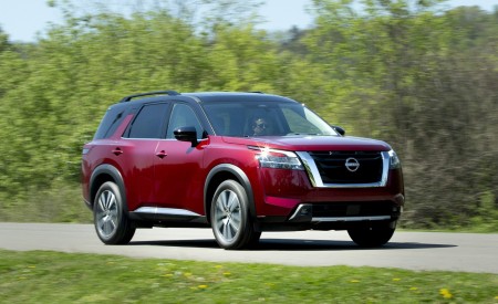 2022 Nissan Pathfinder Front Three-Quarter Wallpapers 450x275 (42)