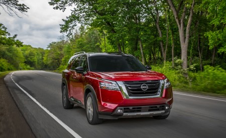 2022 Nissan Pathfinder Front Three-Quarter Wallpapers  450x275 (13)