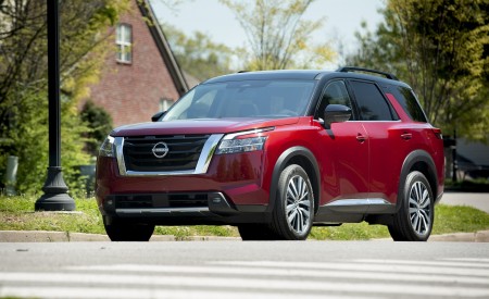 2022 Nissan Pathfinder Front Three-Quarter Wallpapers 450x275 (44)
