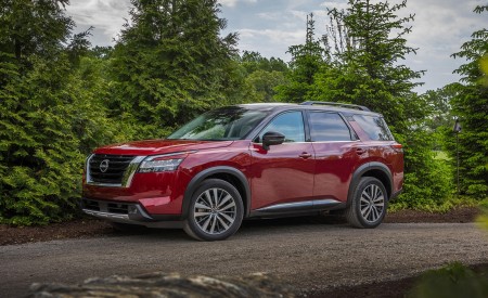 2022 Nissan Pathfinder Front Three-Quarter Wallpapers 450x275 (17)