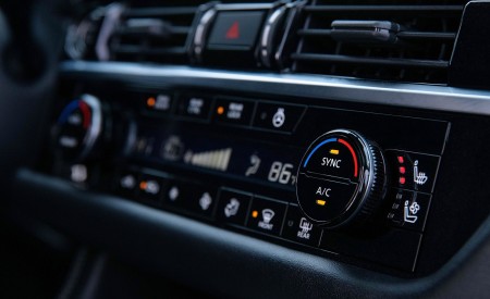 2022 Nissan Pathfinder Interior Detail Wallpapers 450x275 (30)