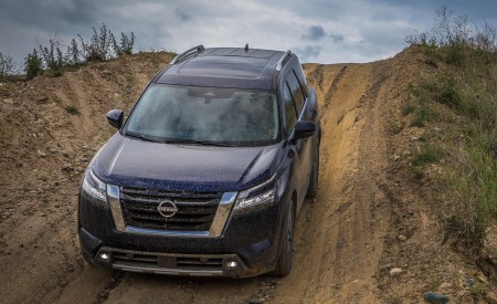 2022 Nissan Pathfinder Off-Road Wallpapers 450x275 (8)