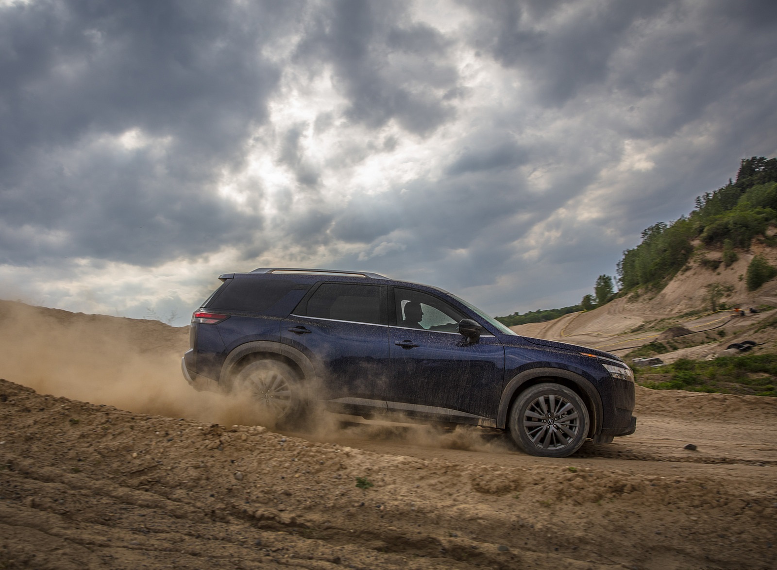 2022 Nissan Pathfinder Off-Road Wallpapers  (11)