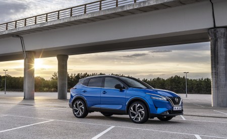 2022 Nissan Qashqai Front Three-Quarter Wallpapers 450x275 (27)