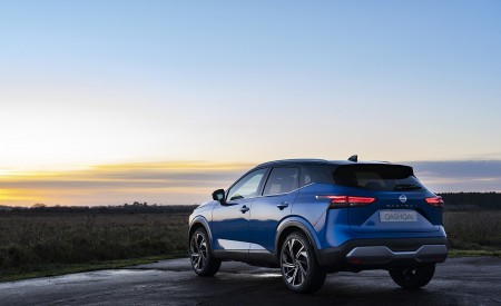 2022 Nissan Qashqai Rear Three-Quarter Wallpapers  450x275 (127)