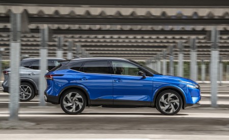 2022 Nissan Qashqai Side Wallpapers 450x275 (24)