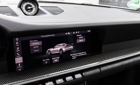 2022 Porsche 911 GT3 (Color: Dolomite Silver Metallic) Central Console Wallpapers 450x275 (235)