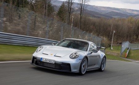 2022 Porsche 911 GT3 (Color: Dolomite Silver Metallic) Front Three-Quarter Wallpapers 450x275 (195)