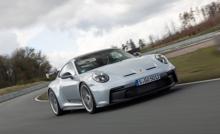 2022 Porsche 911 GT3 (Color: Dolomite Silver Metallic) Front Three-Quarter Wallpapers 450x275 (208)