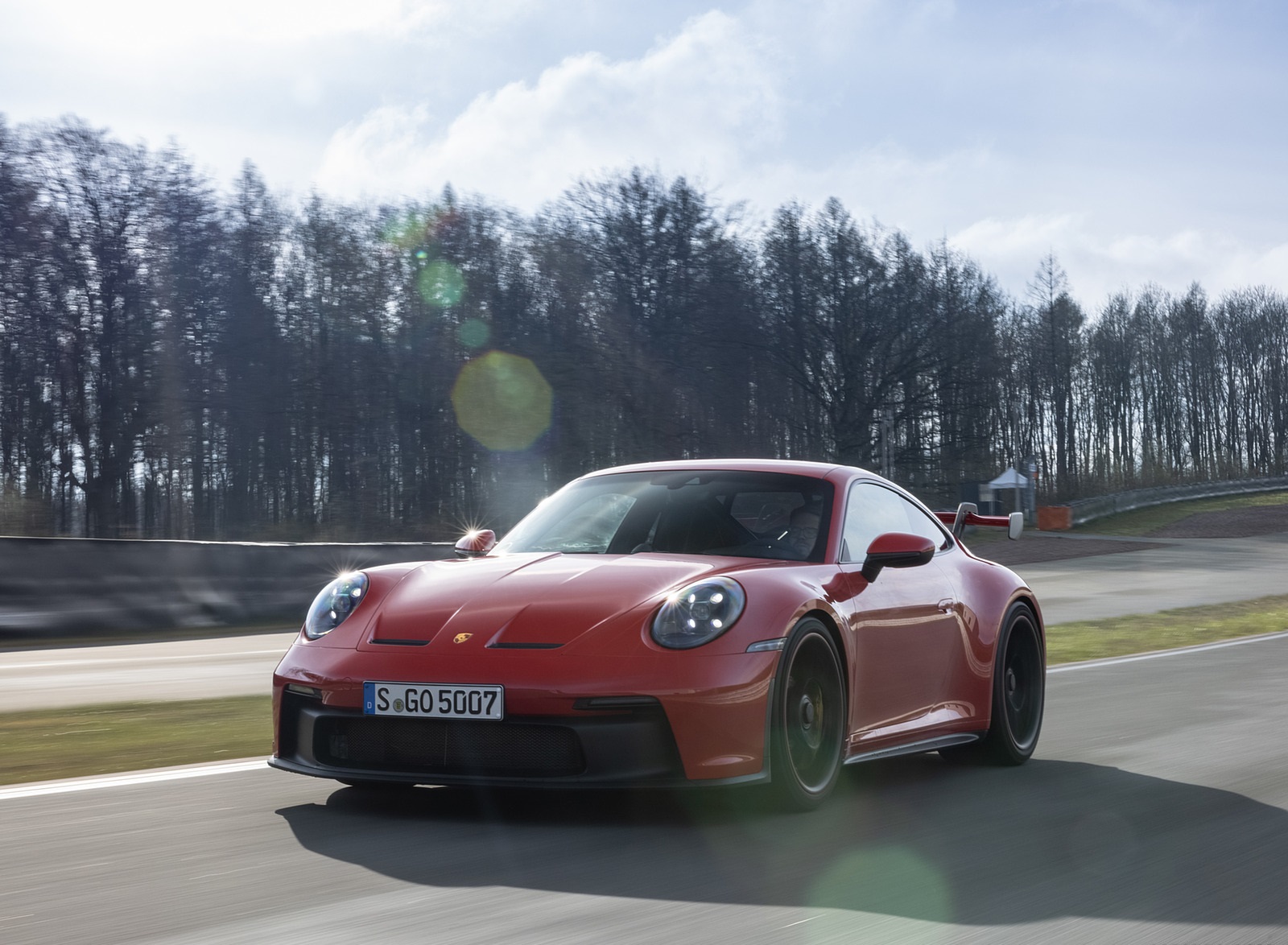 2022 Porsche 911 GT3 (Color: Guards Red) Front Three-Quarter Wallpapers (11)