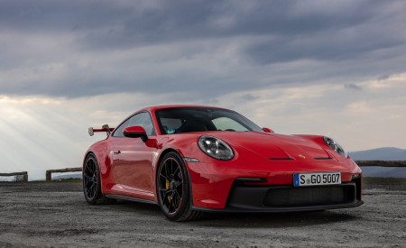 2022 Porsche 911 GT3 (Color: Guards Red) Front Three-Quarter Wallpapers 450x275 (34)