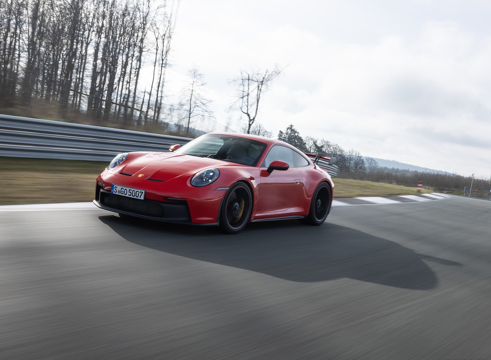 2022 Porsche 911 GT3 (Color: Guards Red) Front Three-Quarter Wallpapers (15)