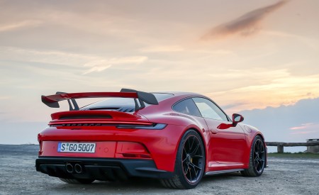 2022 Porsche 911 GT3 (Color: Guards Red) Rear Three-Quarter Wallpapers 450x275 (37)