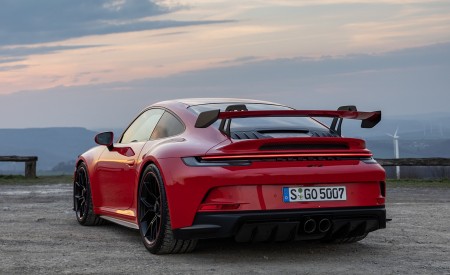 2022 Porsche 911 GT3 (Color: Guards Red) Rear Three-Quarter Wallpapers 450x275 (40)
