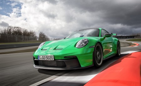2022 Porsche 911 GT3 (Color: Python Green) Front Three-Quarter Wallpapers 450x275 (170)
