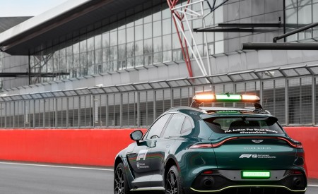 2021 Aston Martin DBX Formula 1 Medical Car Rear Three-Quarter Wallpapers  450x275 (10)