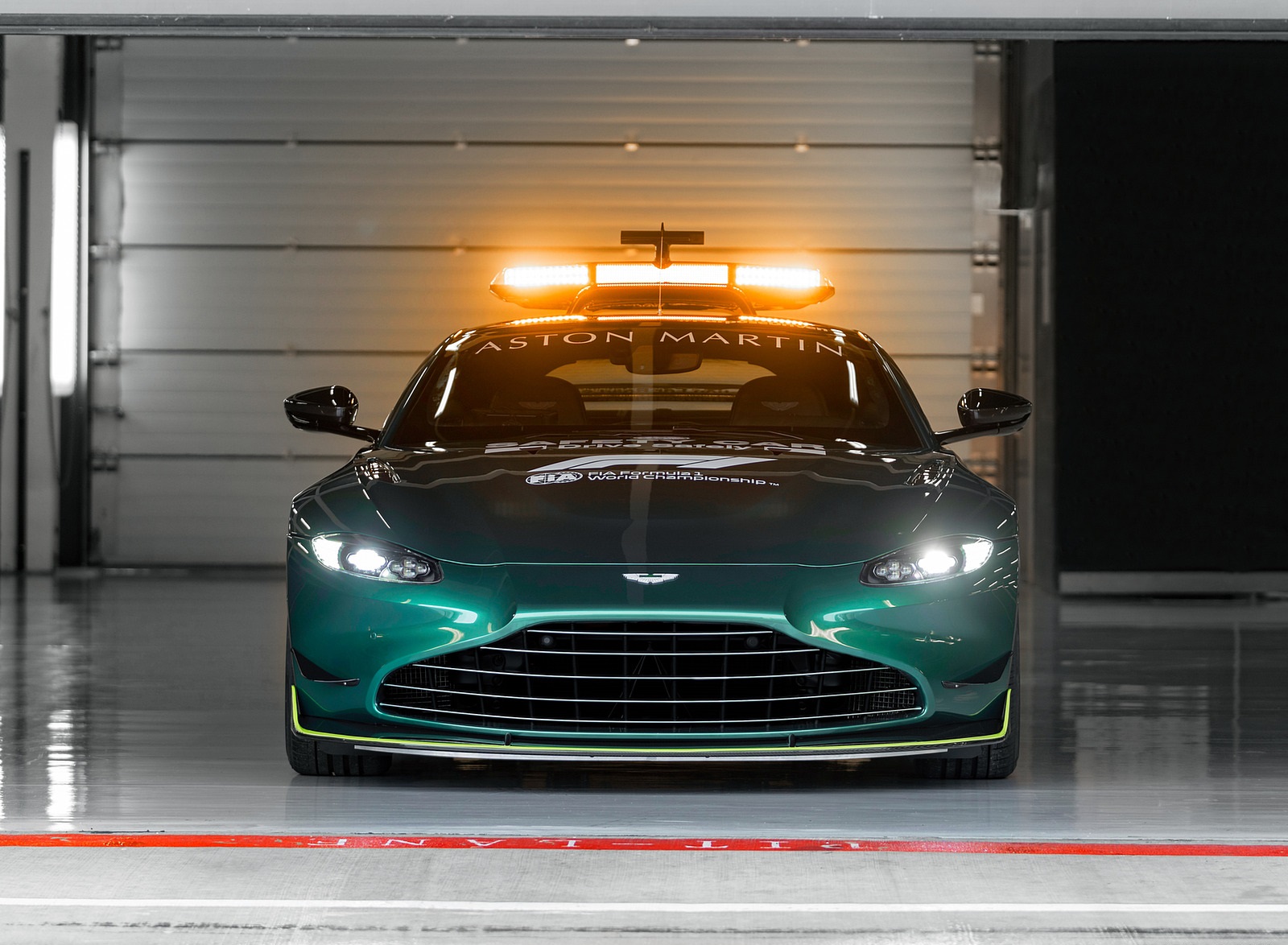 2021 Aston Martin Vantage Formula 1 Safety Car Front Wallpapers (15)