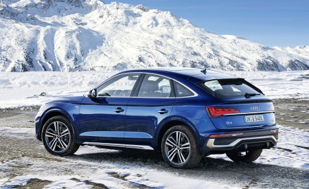 2021 Audi Q5 Sportback TFSI e (Color: Navarra Blue) Rear Three-Quarter Wallpapers 450x275 (7)