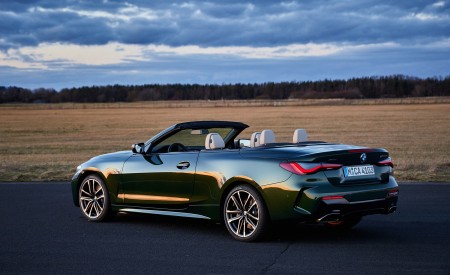2021 BMW 4 Series Convertible Rear Three-Quarter Wallpapers  450x275 (77)