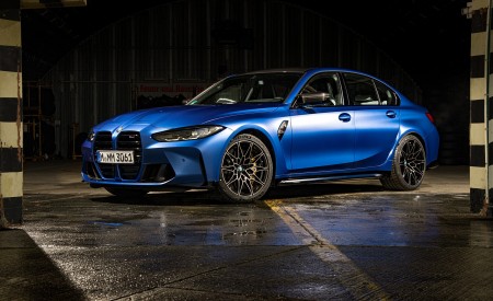 2021 BMW M3 Competition Sedan (Color: Frozen Portimao Blue Metallic) Front Three-Quarter Wallpapers 450x275 (77)