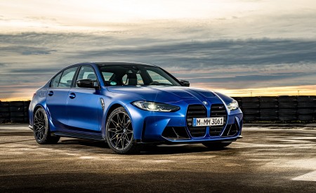2021 BMW M3 Competition Sedan (Color: Frozen Portimao Blue Metallic) Front Three-Quarter Wallpapers 450x275 (65)