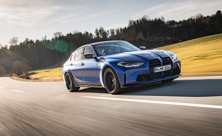 2021 BMW M3 Competition Sedan (Color: Frozen Portimao Blue Metallic) Front Three-Quarter Wallpapers 450x275 (41)