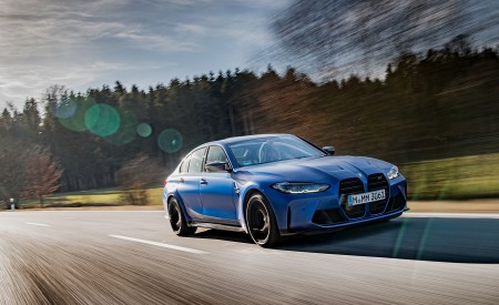 2021 BMW M3 Competition Sedan (Color: Frozen Portimao Blue Metallic) Front Three-Quarter Wallpapers 450x275 (55)