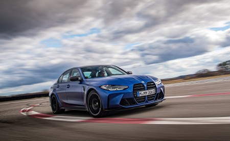 2021 BMW M3 Competition Sedan (Color: Frozen Portimao Blue Metallic) Front Three-Quarter Wallpapers 450x275 (32)