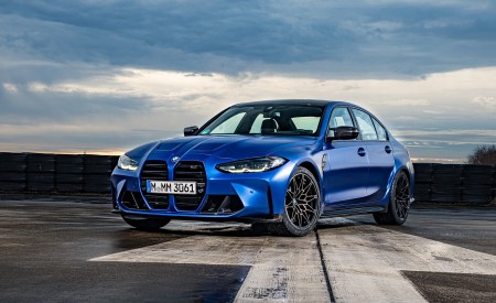 2021 BMW M3 Competition Sedan (Color: Frozen Portimao Blue Metallic) Front Three-Quarter Wallpapers 450x275 (68)
