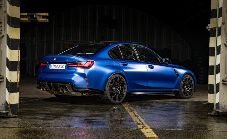 2021 BMW M3 Competition Sedan (Color: Frozen Portimao Blue Metallic) Rear Three-Quarter Wallpapers 450x275 (83)