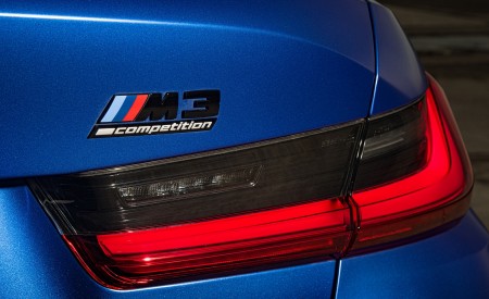 2021 BMW M3 Competition Sedan (Color: Frozen Portimao Blue Metallic) Tail Light Wallpapers 450x275 (89)