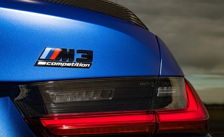 2021 BMW M3 Competition Sedan (Color: Frozen Portimao Blue Metallic) Tail Light Wallpapers 450x275 (90)