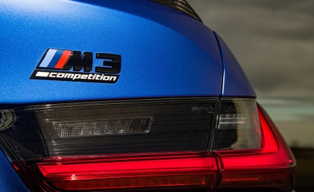 2021 BMW M3 Competition Sedan (Color: Frozen Portimao Blue Metallic) Tail Light Wallpapers 450x275 (91)