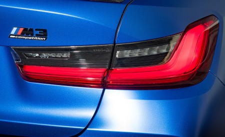 2021 BMW M3 Competition Sedan (Color: Frozen Portimao Blue Metallic) Tail Light Wallpapers 450x275 (92)