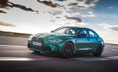 2021 BMW M3 Competition Sedan (Color: Isle of Men Green) Front Three-Quarter Wallpapers 450x275 (117)