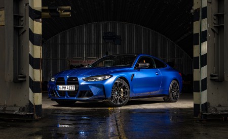 2021 BMW M4 Competition Coupe (Color: Portimao Blue) Front Three-Quarter Wallpapers 450x275 (50)