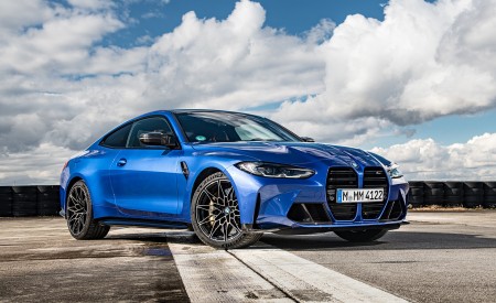 2021 BMW M4 Competition Coupe (Color: Portimao Blue) Front Three-Quarter Wallpapers 450x275 (42)