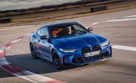 2021 BMW M4 Competition Coupe (Color: Portimao Blue) Front Three-Quarter Wallpapers 450x275 (34)
