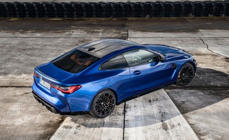 2021 BMW M4 Competition Coupe (Color: Portimao Blue) Rear Three-Quarter Wallpapers 450x275 (46)