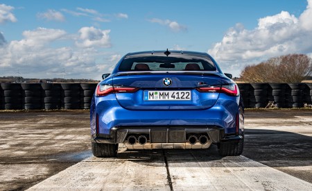 2021 BMW M4 Competition Coupe (Color: Portimao Blue) Rear Wallpapers 450x275 (47)