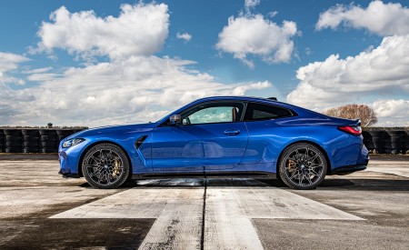 2021 BMW M4 Competition Coupe (Color: Portimao Blue) Side Wallpapers 450x275 (48)
