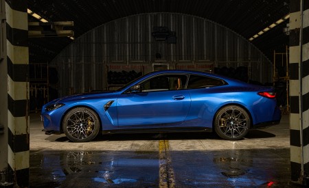 2021 BMW M4 Competition Coupe (Color: Portimao Blue) Side Wallpapers 450x275 (59)